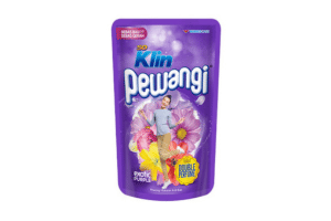 Soklin Pewangi Violet Pch 780ml